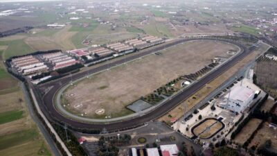 - Yurtbaşı beldesinde 503 dönüm arazide kurulu bulunan hipodromda at