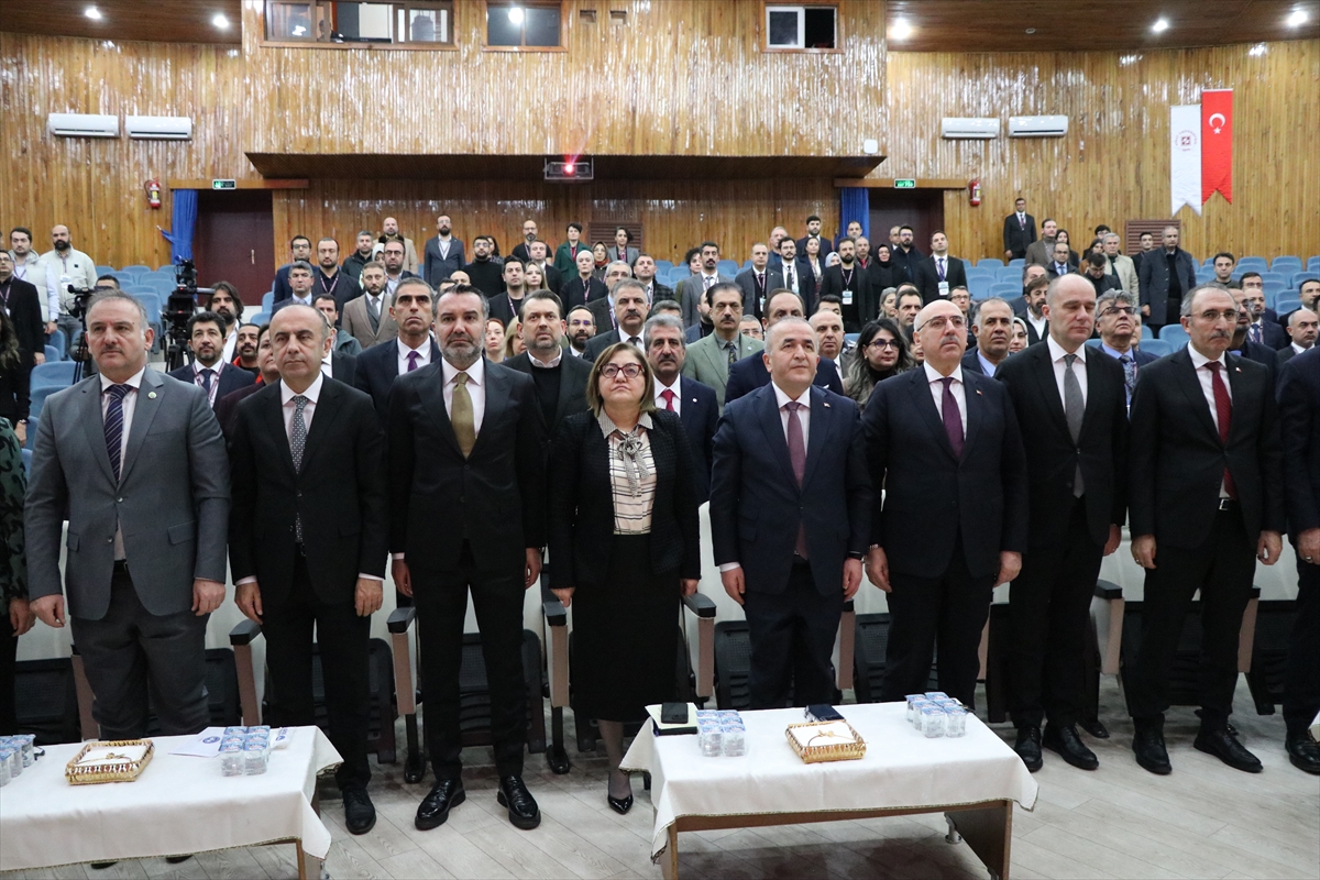 ELAZIĞ (AA) – Elazığ'da "3. Bölgesel Üniversiteler İşbirliği ve İstişare