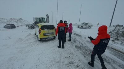 KAYSERİ (AA) – Kayseri'de Erciyes Kayak Merkezi'ne ulaşım sağlayan yolda