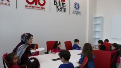 - Rektör Prof. Dr. Bülent Çakmak:
- "Merkezimizde çocuklara, ailelere ve