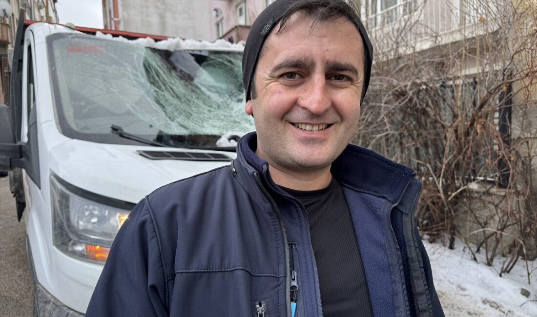 - Olay sırasında kamyonetin kasasından yük indiren işçi Cüneyt Karataş:
-