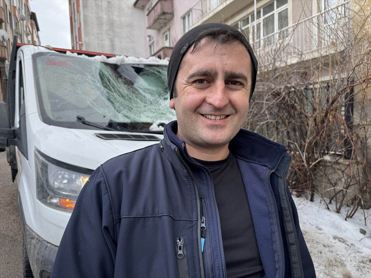 - Olay sırasında kamyonetin kasasından yük indiren işçi Cüneyt Karataş:
-