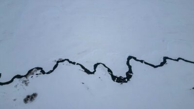 ERZURUM (AA) – Erzurum'un Karayazı ilçesinde karla kaplanan menderesler güzel