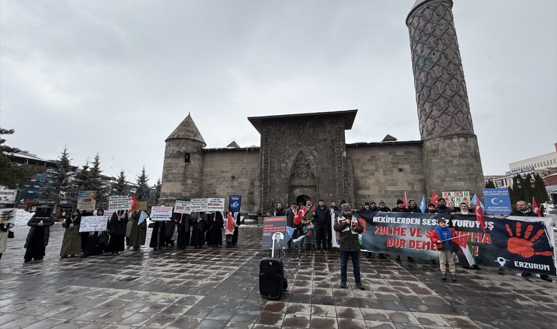 ERZURUM (AA) – Erzurum'da hekimler ve sağlık çalışanları, İsrail'in Gazze'ye