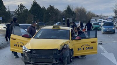 ESKİŞEHİR (AA) – Eskişehir-Ankara kara yolunda taksi, otomobil ve tırın