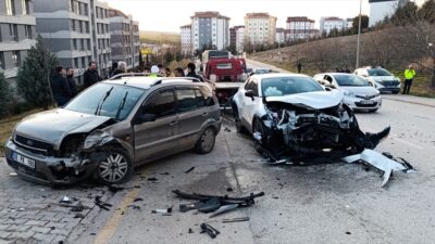 ESKİŞEHİR (AA) – Odunpazarı ilçesinde, 1 belediye otobüsü ve 2