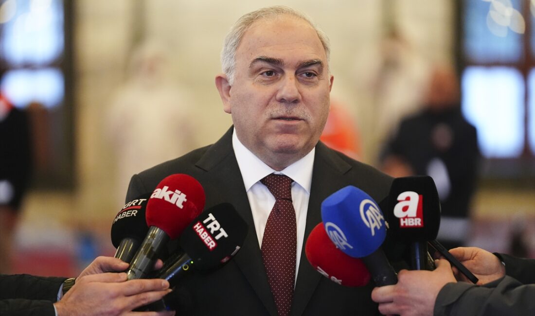 - Fatih Belediye Başkanı Mehmet Ergün Turan:
- "Tabii ki ramazan