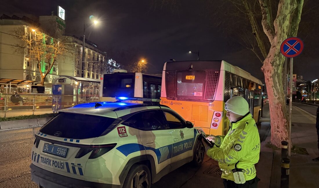 İSTANBUL (AA) – Fatih'te İETT otobüsünün çarptığı kadın yaralandı. Pazartekke