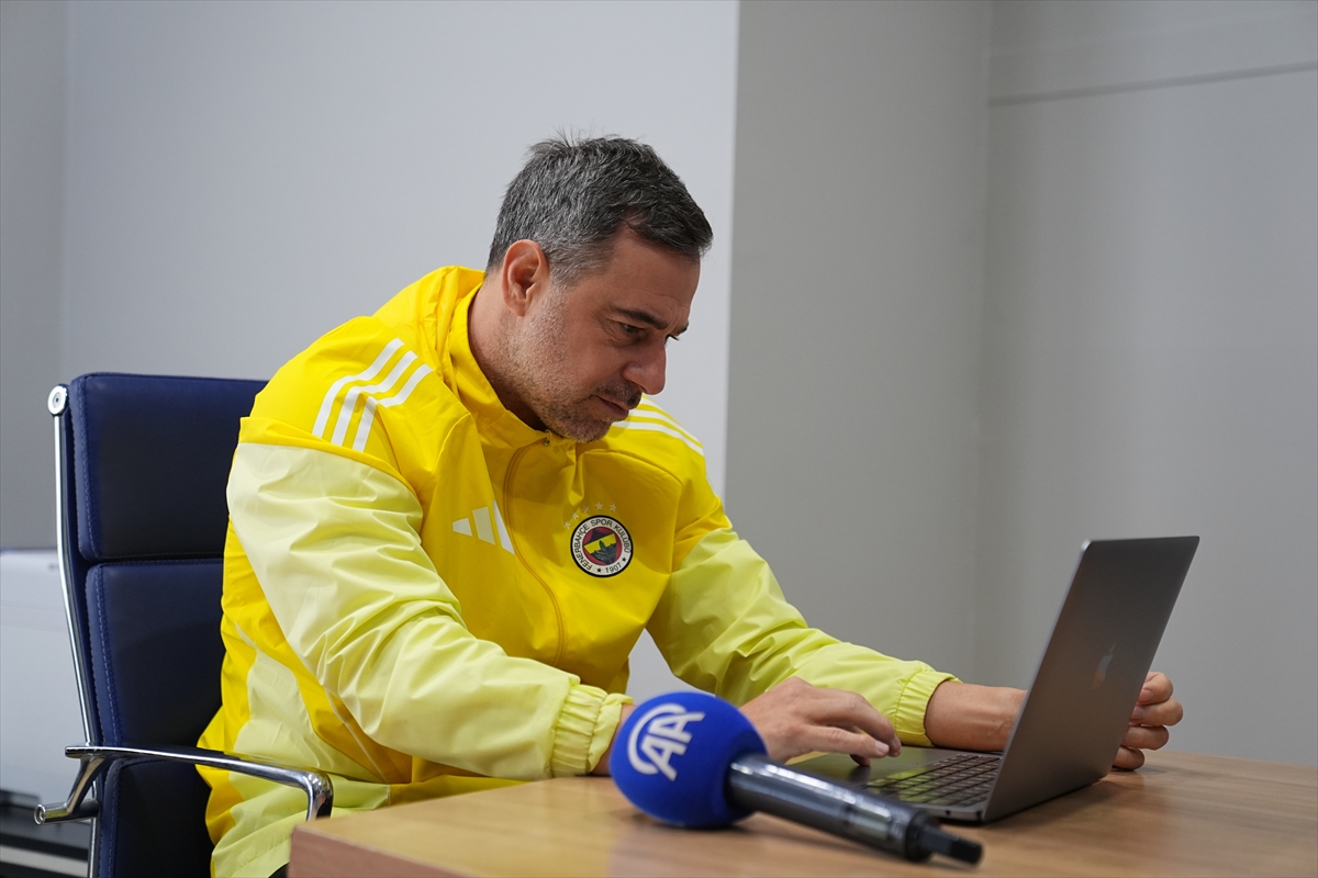 İSTANBUL (AA) – Fenerbahçe arsaVev Kadın Futbol Takımı Teknik Direktörü