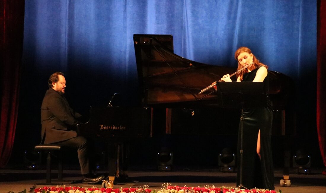 SOFYA (AA) – Bulgaristan'ın başkenti Sofya'da, flüt sanatçısı Zeynep Keleşoğlu