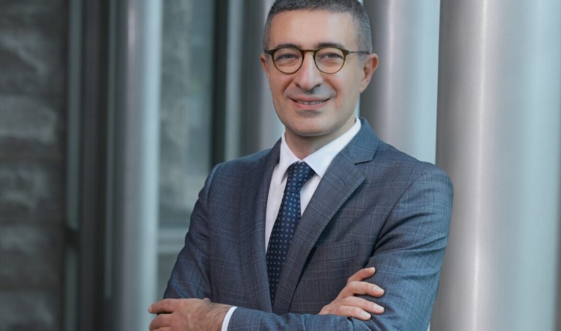 - Garanti BBVA Genel Müdürü Mahmut Akten:
- "2025'te konsolide aktif