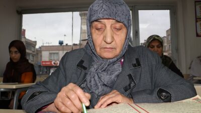 GAZİANTEP (AA) – Gaziantep'te yaşayan 5 çocuk ve 16 torun