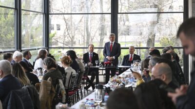 - "(Üçüncü yol iddiaları) Her iyi niyetli çabayı destekleyeceğiz ve