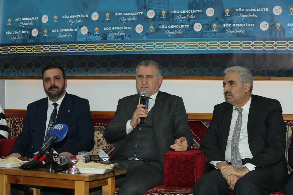 - "Aile bağlarını yok etmeye yönelik çalışmalar var. Aile toplumun