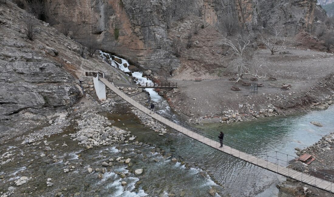 - Kayseri'nin şelaleleriyle bilinen Yahyalı ilçesindeki Göksu Şelalesi'nin doğduğu yere