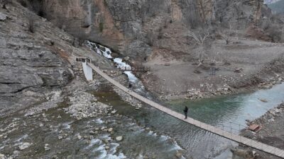 - Kayseri'nin şelaleleriyle bilinen Yahyalı ilçesindeki Göksu Şelalesi'nin doğduğu yere