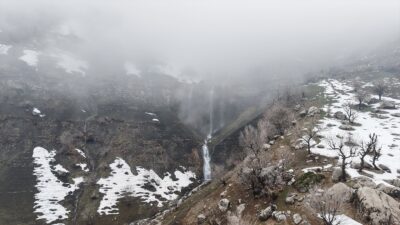 HAKKARİ (AA) – Hakkari'nin Derecik ilçesinde, karların erimesiyle yeniden akmaya