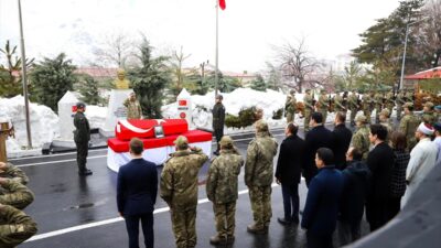 HAKKARİ (AA) – Hakkari'nin Şemdinli ilçesinde rahatsızlanan ve kaldırıldığı hastanede