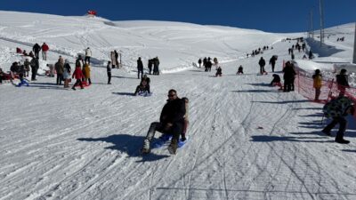 HAKKARİ (AA) – Kış turizminin önemli noktalarından Hakkari'deki 2 bin