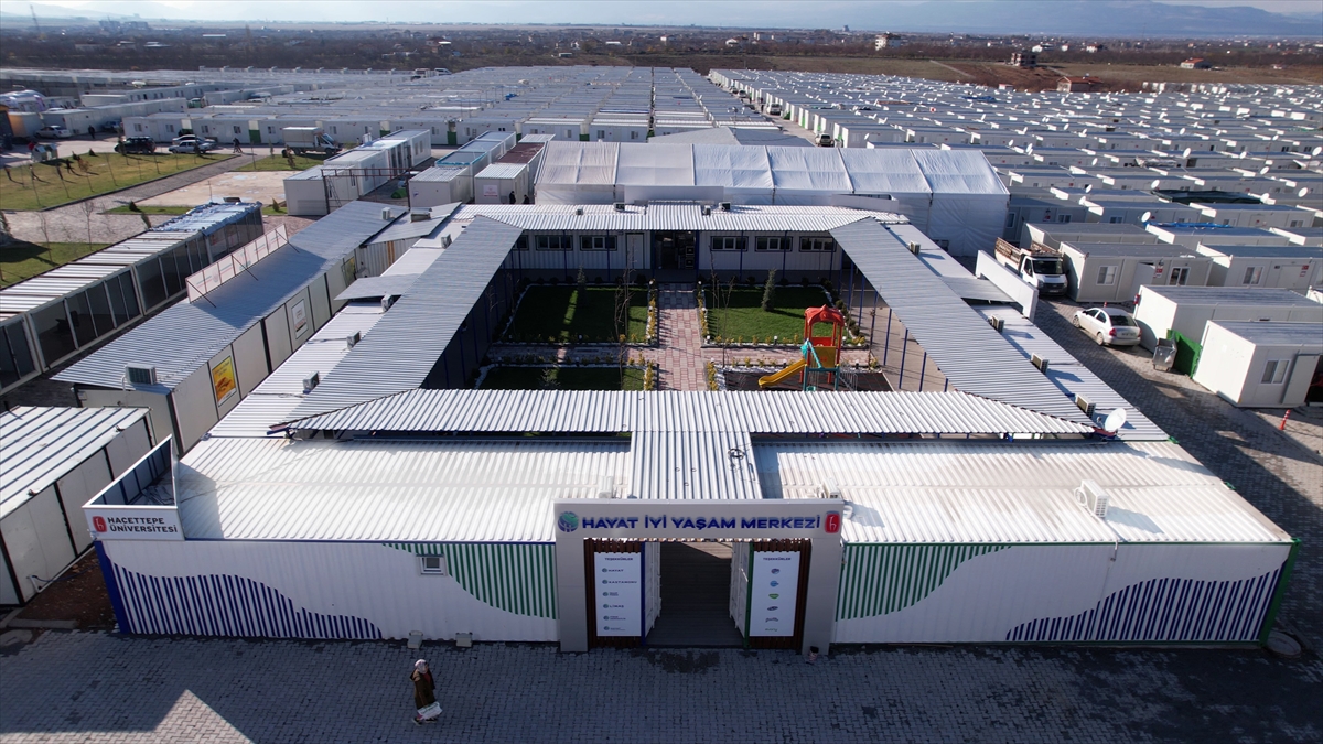 - Malatya'da yaklaşık 20 bin kişinin yaşadığı Samanköy Konteyner Kent'te