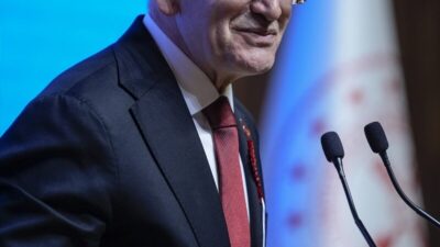 - "Gelir politikalarımızda adalet ve etkinliği önemsiyoruz. Toplumdaki algının aksine