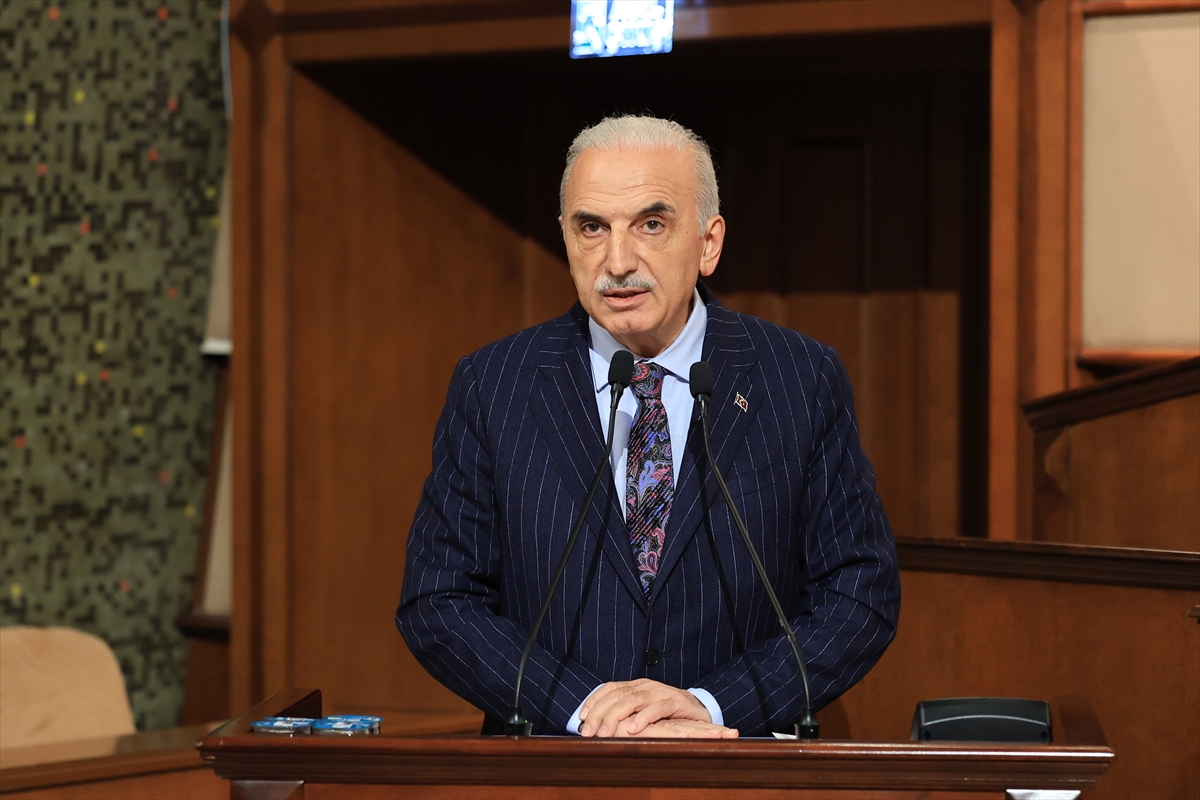 - Ümraniye Belediyesi Başkanı Yıldırım:
- "Hükümetin, İstanbul'da yaptıklarını ben size