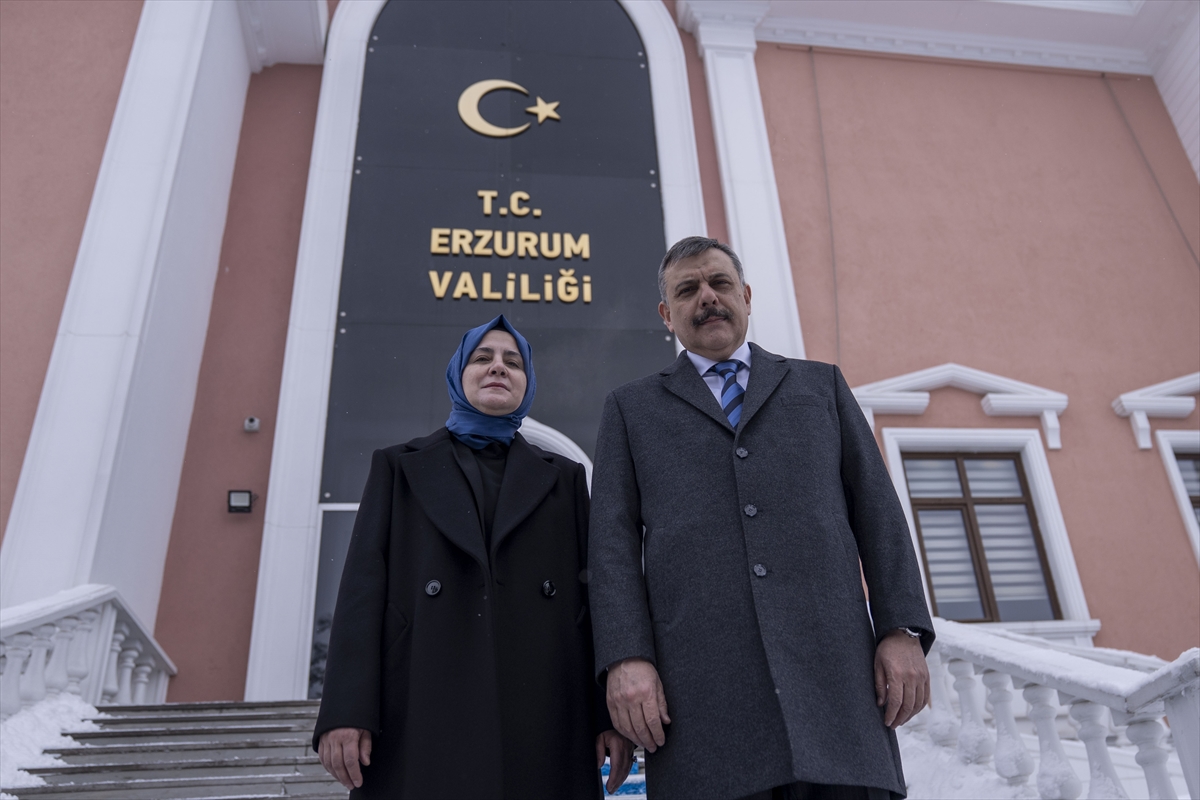 - Bakan Çiftçi:
- "Dün gece itibarıyla Sayın Cumhurbaşkanımız görevi tevdi