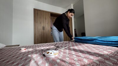 - Van'da pansiyonda kalan işitme engelli öğrenciler, yastık altına yerleştirilen