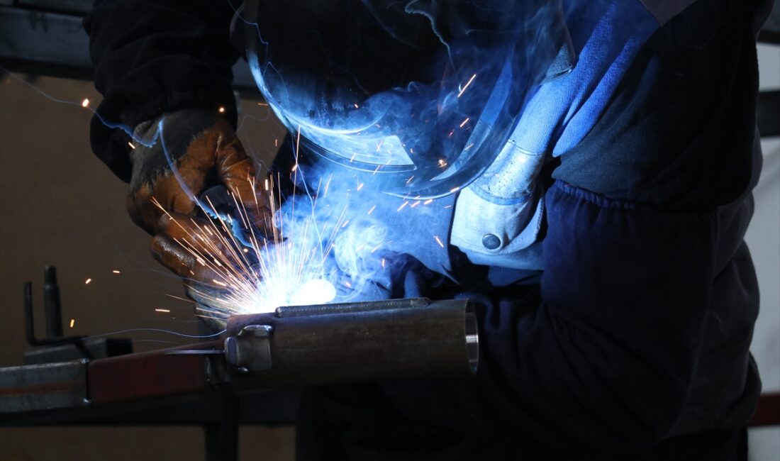 - Kentte 1,5 ton yük taşıma kapasiteli özel tasarım kasa