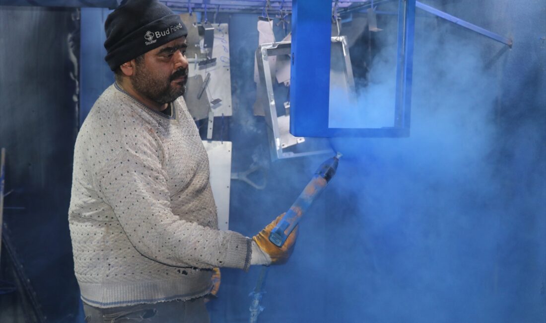 - Robotları üreten firmanın yetkilisi Ferdi Alakuş:
- "Bu seneye kadar