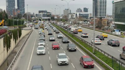 İSTANBUL (AA) – İstanbul'da haftanın ikinci iş günü bazı bölgelerde