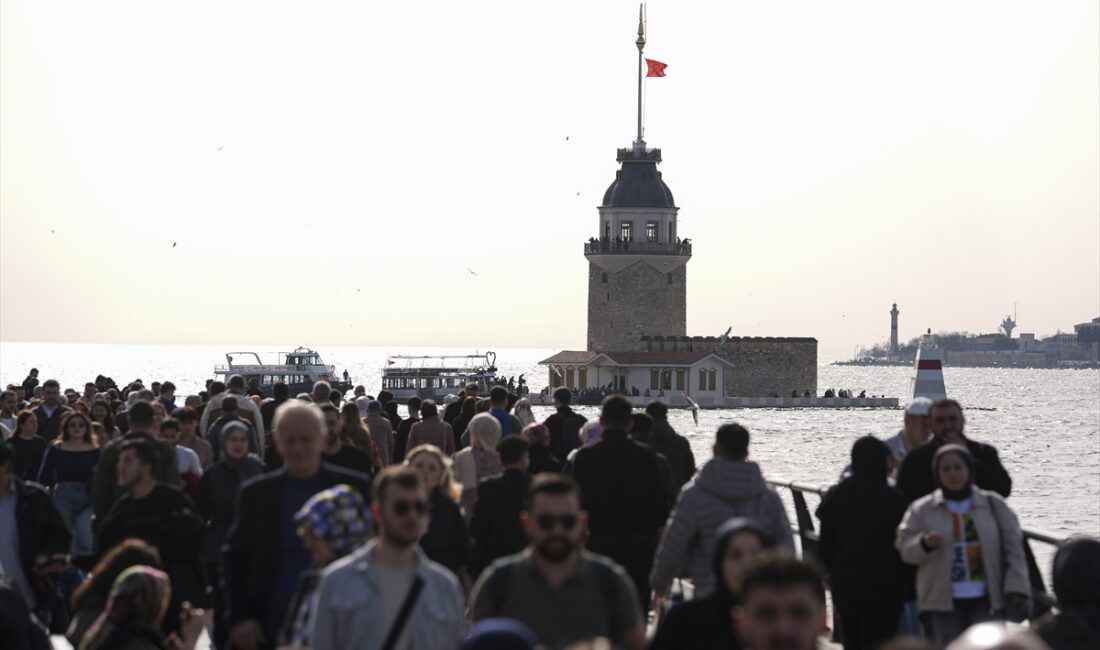 - Mevsim normallerinin üzerine çıkan sıcaklığı fırsat bilen vatandaşlardan bazıları,