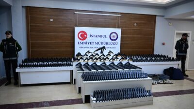 İSTANBUL (AA) – İstanbul'da suç örgütlerine yönelik operasyonlarda gözaltına alınan