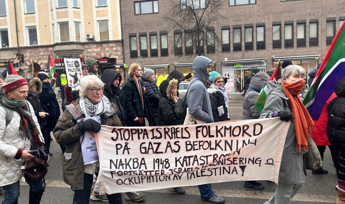 STOCKHOLM (AA) – İsveç'in başkenti Stockholm'de, yüzlerce kişi İsrail'in işgal