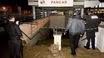 İZMİR (AA) – İzmir'in Torbalı ilçesinde etkili olan sağanak nedeniyle