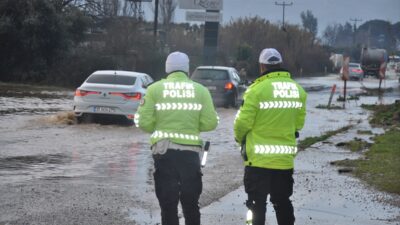 İZMİR (AA) – İzmir'in Ödemiş ilçesinde geceden bu yana aralıklarla