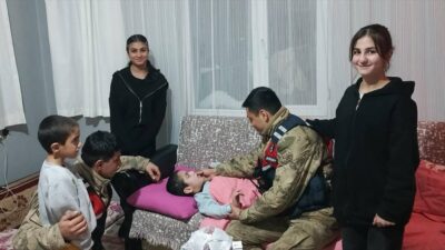 VAN (AA) – Van'ın Erciş ilçesinde yolu kar nedeniyle kapanan