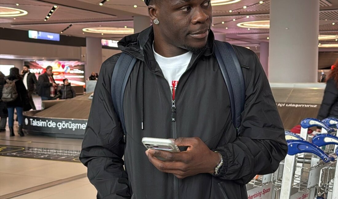 İSTANBUL (AA) – Beşiktaş'ın transfer görüşmelerinde bulunduğu 23 yaşındaki Göztepeli