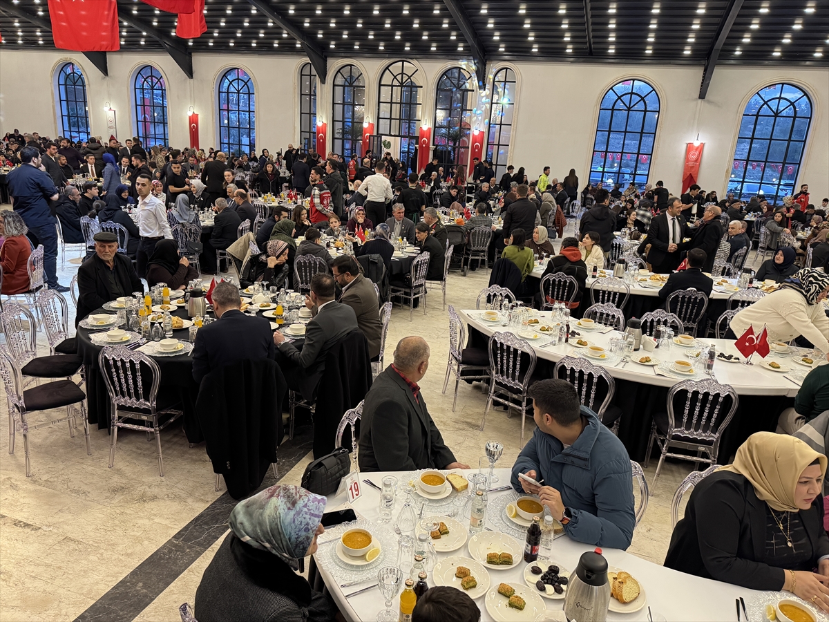 KAHRAMANMARAŞ (AA) – Kahramanmaraş ve Kilis'te ramazan ayının ilk iftarı