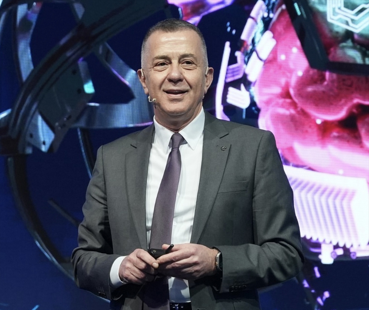 - Yeditepe Üniversitesi Rektörü Prof. Dr. Mehmet Durman:
- "Gelecek, eğitim