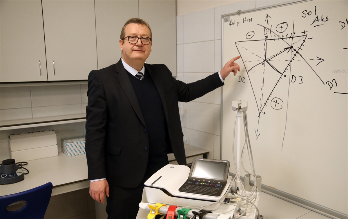 - Kastamonu Üniversitesi Tıp Fakültesi Dekanı Prof. Dr. Ahmet Avcı:
-