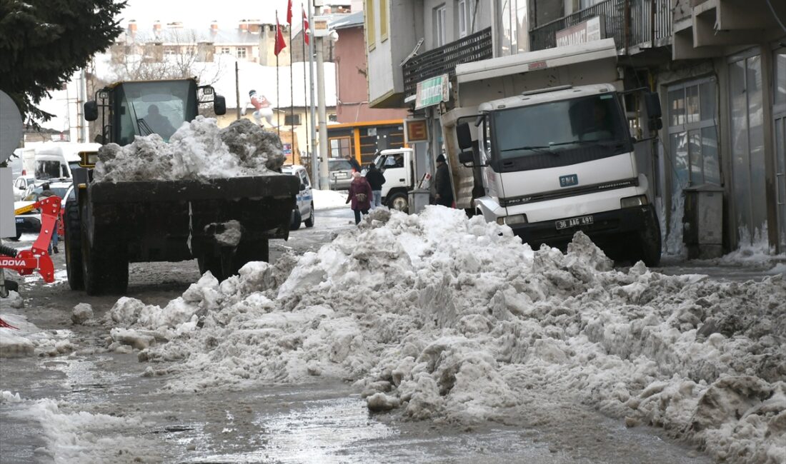 KARS (AA) – Türkiye'nin en yüksek yerleşim yerlerinden 2 bin