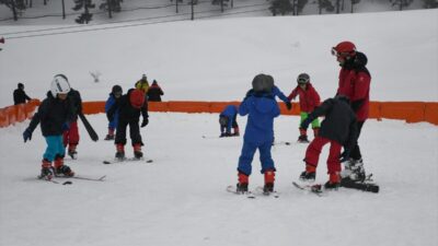 KARS (AA) – Kars'ın Sarıkamış ilçesinde "Karın Yıldızları Sarıkamış'ta Projesi"
