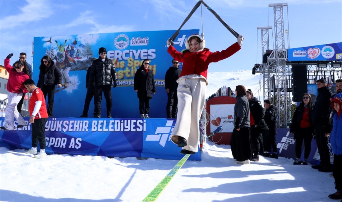 KAYSERİ (AA) – Kayseri Büyükşehir Belediyesi, Erciyes Kayak Merkezi'nde Kış
