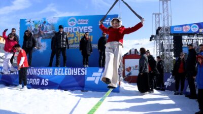 KAYSERİ (AA) – Kayseri Büyükşehir Belediyesi, Erciyes Kayak Merkezi'nde Kış