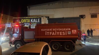 KAYSERİ (AA) – Kayseri'nin Kocasinan ilçesinde et işleme tesisinde çıkan