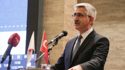 - Milli Eğitim Bakan Yardımcısı Nazif Yılmaz:
- "(Örgün Eğitimle Birlikte