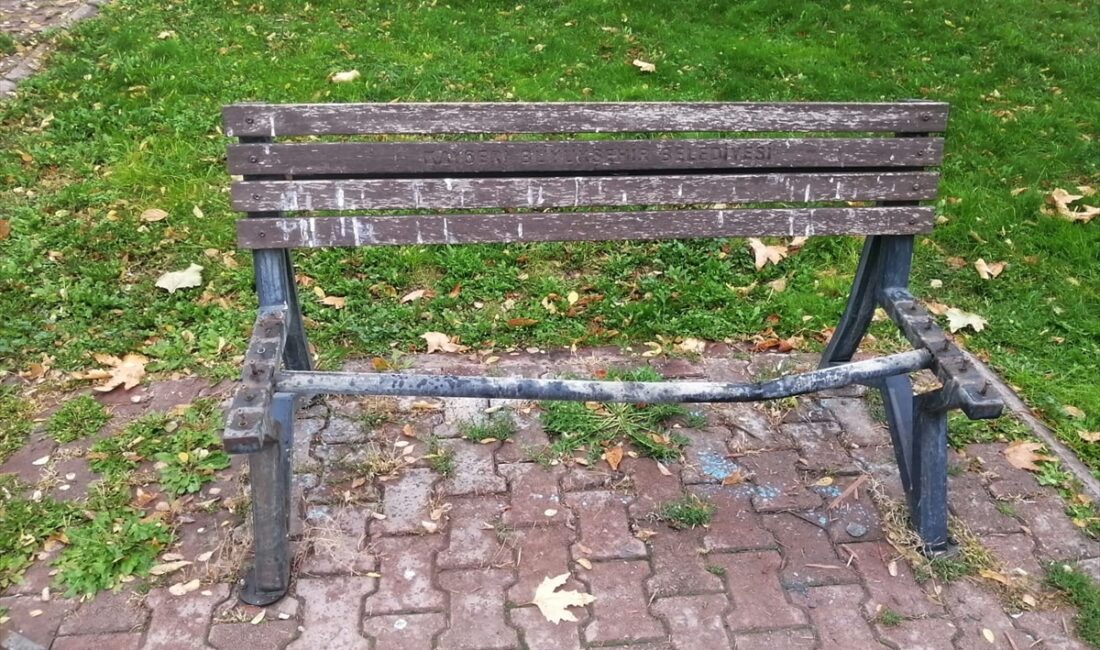 KAYSERİ (AA) – Kayseri'de park ve bahçelerdeki malzemelere zarar verenler,