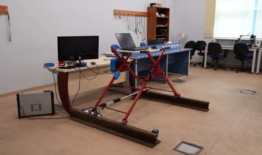 KARABÜK (AA) – Karabük Üniversitesi'nde (KBÜ) frekans tabanlı kontrol sistemi