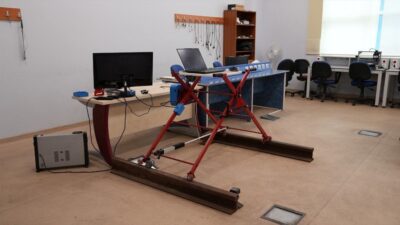 KARABÜK (AA) – Karabük Üniversitesi'nde (KBÜ) frekans tabanlı kontrol sistemi